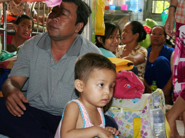 Căn bệnh ung thư không trừ bất kỳ độ tuổi lớn bé, hay giới tính nam nữ.