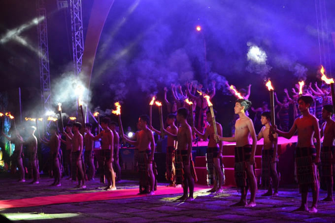 Qua ngày hội, tỉnh Quảng Nam giới thiệu những giá trị di sản văn hóa đặc sắc của đồng bào các dân tộc thiểu số đến bạn bè trong ngoài nước.