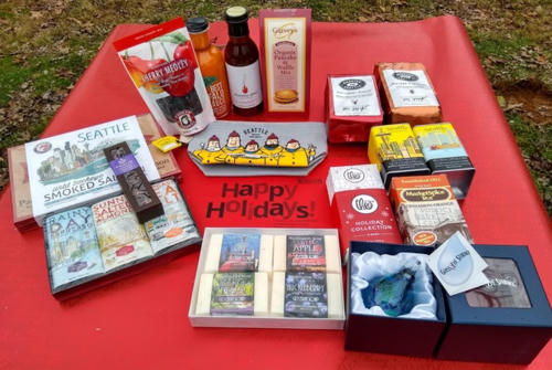 Một phần hộp quà của Bill Gates năm nay. Ảnh: Reddit Gifts