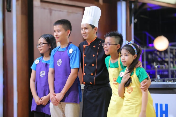 Đội trưởng Alain Nguyễn và các thành viên.