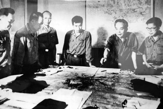 Quân ủy trung ương theo dõi diễn biến chiến dịch Hồ Chí Minh, tháng 4.1975.