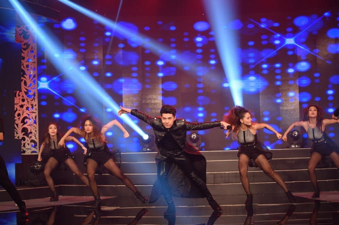 Noo Phước Thịnh với "Hold me to night".