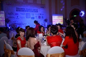 Đông đảo các doanh nhân đến dự buổi Thanks Party.