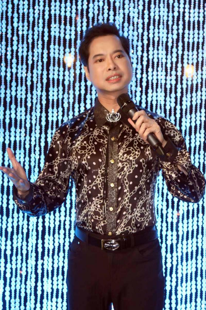 Ca sỹ Ngọc Sơn.