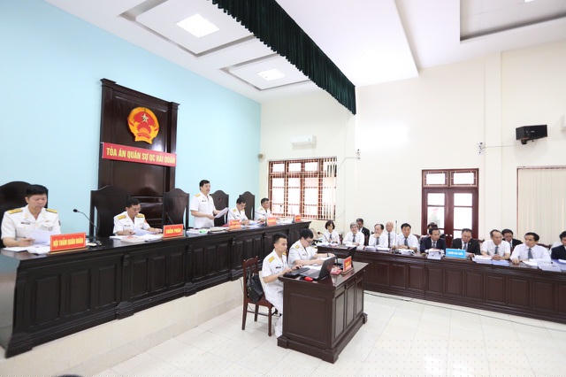 HĐXX làm việc tại phên tòa.