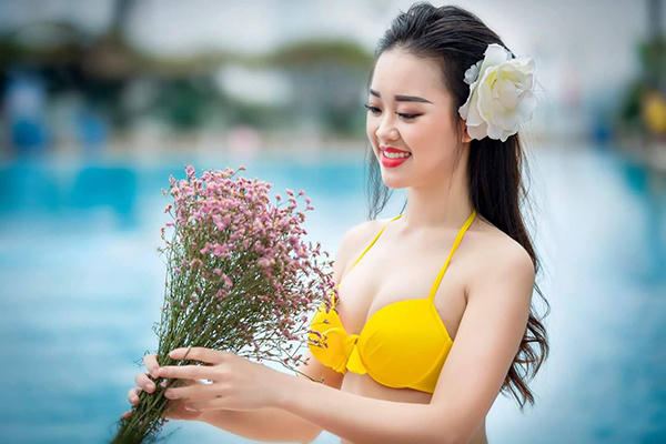 Thu từng lọt chung kết cuộc thi “Sinh viên thanh lịch, tài năng Đại học Phòng cháy chữa cháy lần thứ 3” năm 2016; top 10 cuộc thi Người đẹp Kinh Bắc; Á khôi cuộc thi Hoa khôi Người mẫu ảnh Việt Nam 2017.