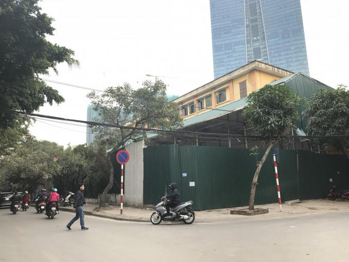 Công trình đang tạm đươc tháo dỡ.