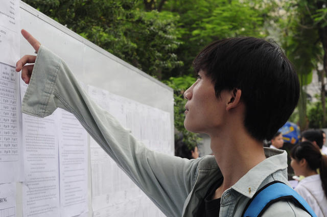 Về tỷ lệ xét tốt nghiệp nghiêng về 70% điểm bài thi và 30% điểm học bạ, thầy Vũ Khắc Ngọc cho rằng, mức này hoàn toàn hợp lý.