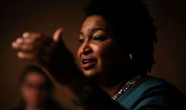 Bà Stacey Abrams.