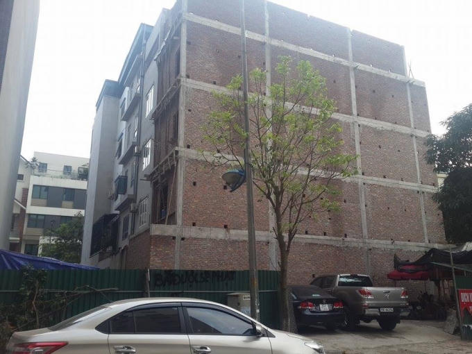 Chính quyền đã có quyết định đình chỉ đối với những công trình đang thi công sai phạm.