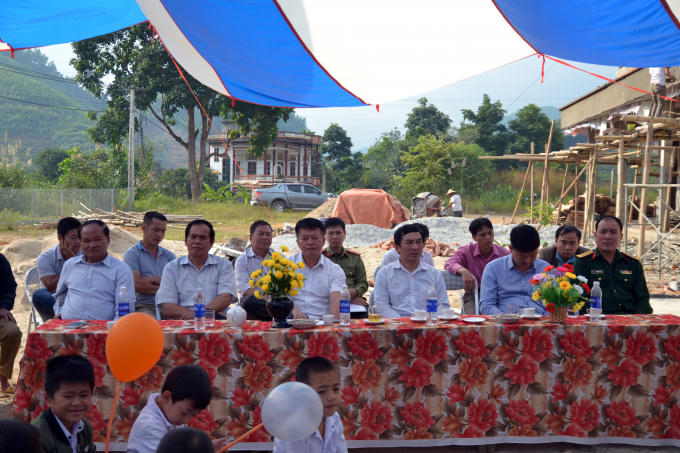 nhiều đại biểu đến dự lễ khánh thành.