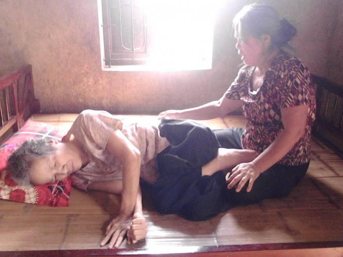 Giấc mơ của cô giáo trẻ Hà Thị Mai năm nào phải gác lại bởi căn bệnh liệt nửa người.