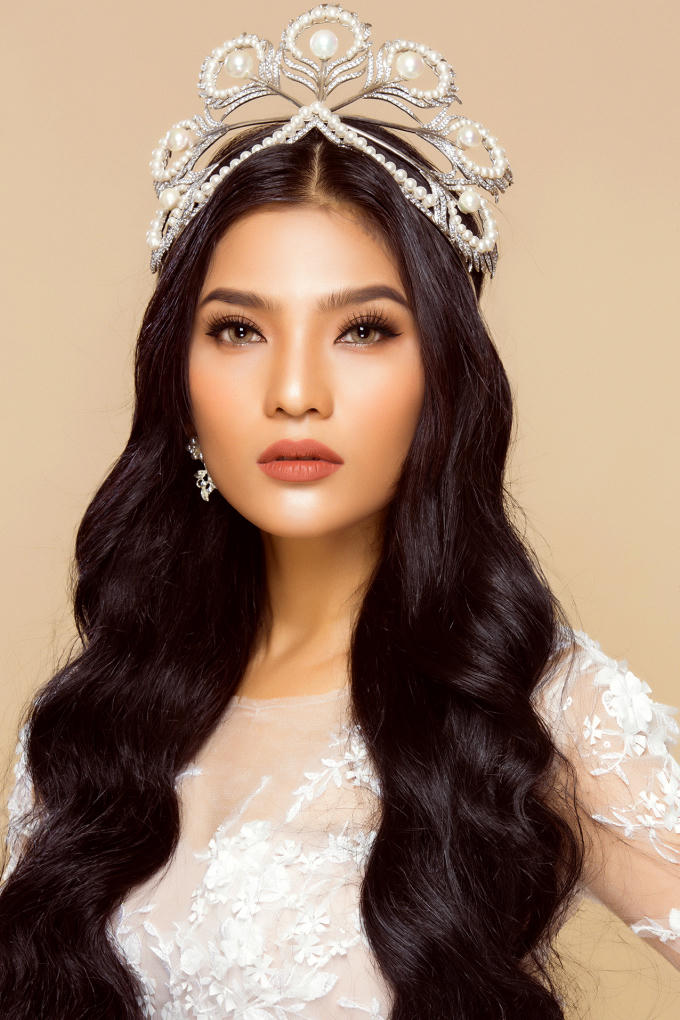 Cận cảnh vẻ đẹp hút hồn của Trương Thị May sau 10 năm gia nhập showbiz