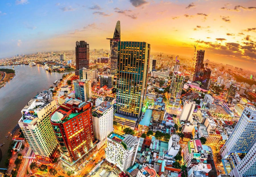 Tại các đô thị lớn như Hà Nội và TP.HCM, giá nhà đất vẫn ở mức cao so với thu nhập bình quân. Ảnh IT