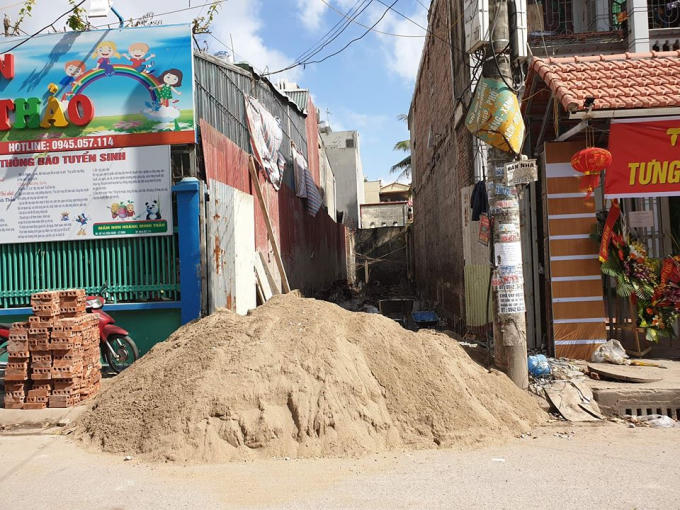 Công trình 143a thi công gây ảnh hưởng nghiêm trọng tới kết cấu các công trình bên cạnh.