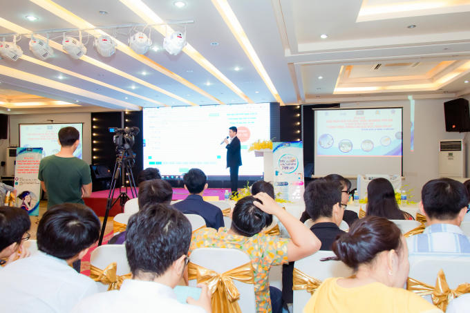 Đ&ocirc;ng đảo học sinh đ&atilde; đến tham dự lễ ra mắt website 789.vn.