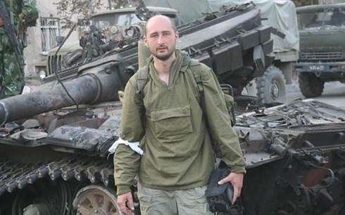 Nhà báo Nga Babchenko từng tác nghiệp ở nơi chiến sự. Ảnh: Daily Star.