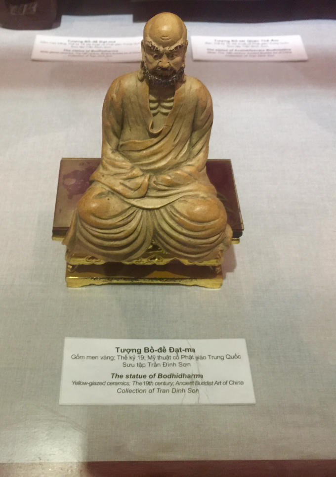 Tượng Bồ đề Đạt ma gốm men màu vàn thế kỷ 19 Mỹ thuật cổ Trung Quốc.