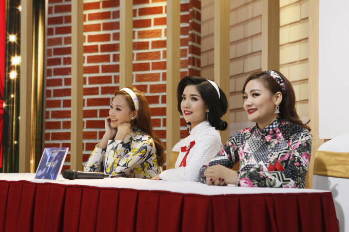 Th&aacute;i Ch&acirc;u &ldquo;cắn chặt lưỡi, kiềm nước mắt&rdquo; khi l&agrave;m gi&aacute;m khảo Người Kể Chuyện T&igrave;nh