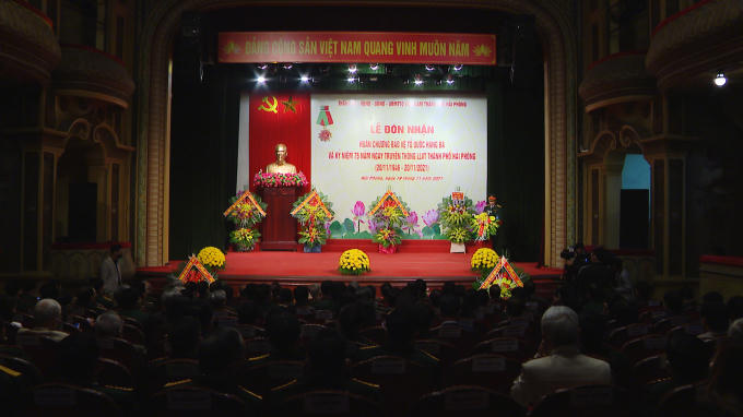 Toàn cảnh hội nghị.