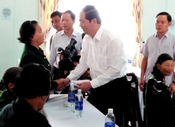 Chủ tịch nước Trần Đại Quang thăm hỏi các thương, bệnh binh tại Trung tâm Điều dưỡng người có công với cách mạng tỉnh Quảng Nam