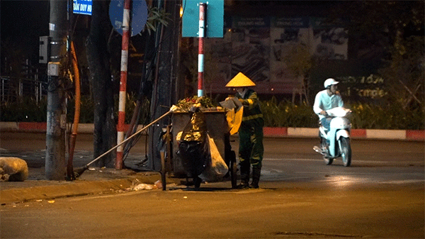 Dự báo thời tiết cho thấy, trong hai ngày 18 và 19.10, Hà Nội sẽ có mưa rào, trời lạnh. Nhiệt độ thấp nhất là 19 độ C, cao nhất không vượt quá 26 độ C.