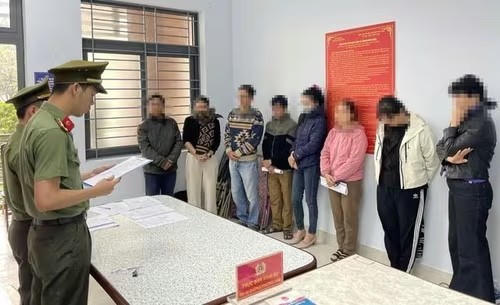 Các đối tượng bị khởi tố vì mua bán hóa đơn trái phép.