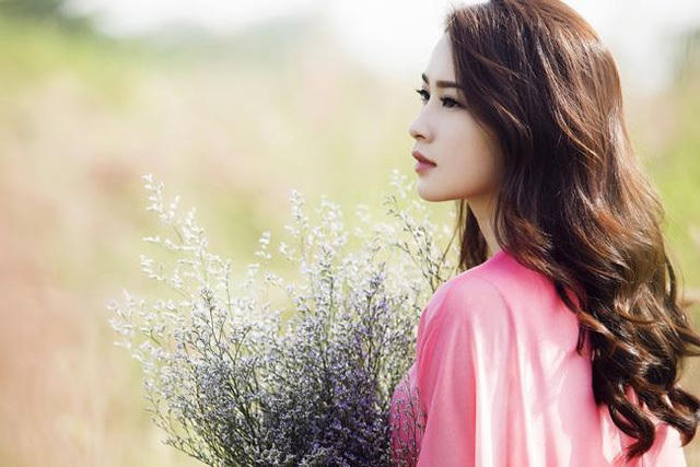 Với một người đàn bà đẹp nếu vừa khen vừa chê nhẹ nhàng sẽ dễ tìm kiếm cái gật đầu hơn là khen nịnh đầm.