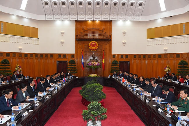 Thủ tướng chính Phủ Nguyễn Xuân Phúc hội đàm với Chính phủ nước CHDCND Lào trong chuyến thăm và làm việc tại Việt Nam.