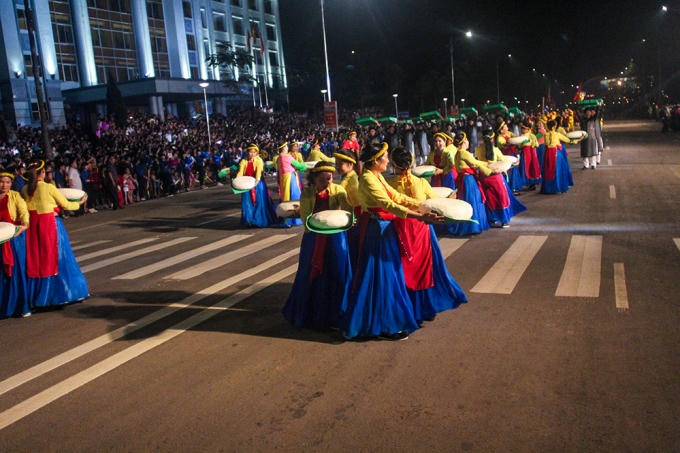 To&agrave;n cảnh Lễ hội d&acirc;n gian đường phố Việt Tr&igrave; năm 2016