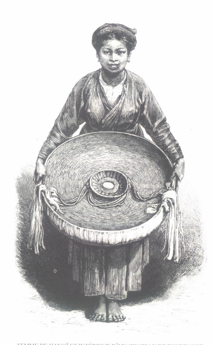 Những chiếc áo tứ thân đều mang màu sắc tự nhiên được nhuộm bằng các nguyên liệu thiên nhiên sẵn có.