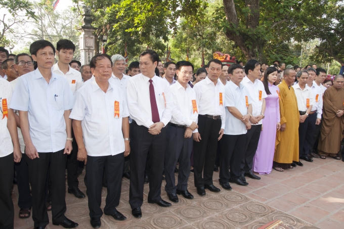 Lãnh đạo tỉnh Nam Định và các đại biểu tới dự lễ dâng hương Hưng Đạo Đại Vương Trần Quốc Tuấn.