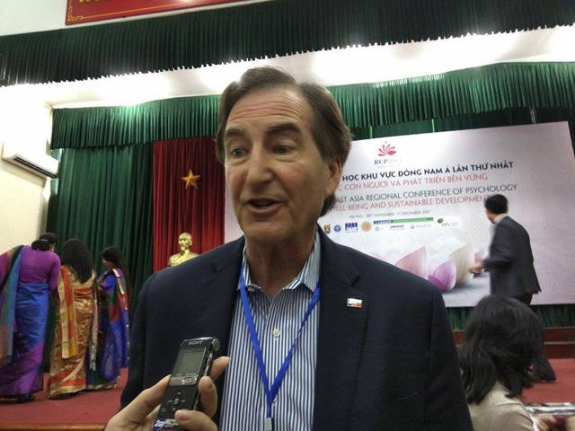 Ông James Bray, Đại học Texas, San Antonio (Hoa Kỳ).