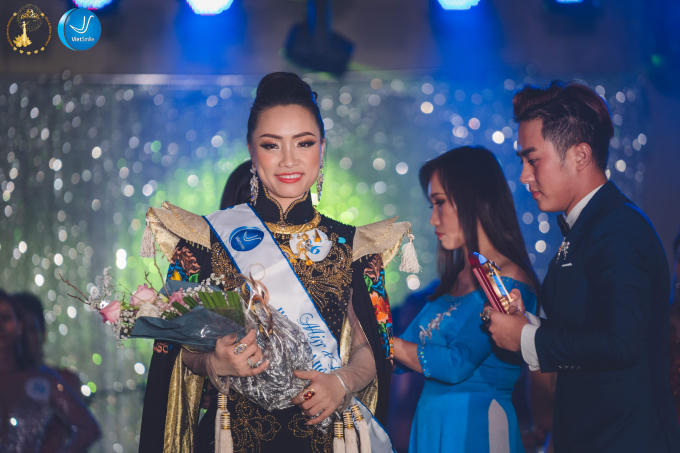Nguyễn Thị Phương, SBD 06 là người đẹp Việt Nam đoạt ngôi vị hoa hậu của cuộc thi.