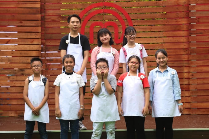 8 đầu bếp nhí xuất hiện trong Tập 2 Vua đầu bếp nhí Việt Nam mùa đầu tiên.