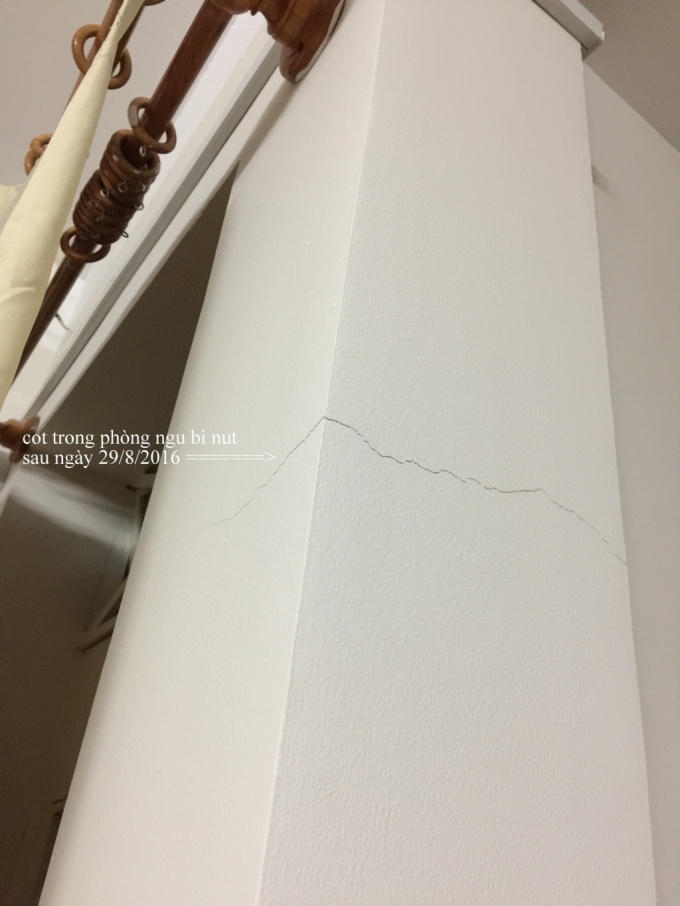 Vết nứt bên trong phòng ngủ.