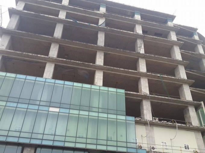 Habico Tower vẫn chỉ l&agrave; khối b&ecirc; t&ocirc;ng 9 tầng bỏ hoang.