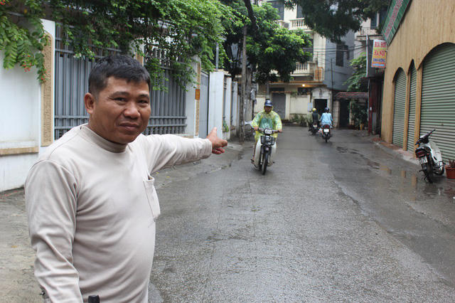 Anh Vũ Văn Hạ, một người dân buôn bán trên đường Đông Quan sắp được đổi tên là đường Trịnh Văn Bô cho biết: "Từ khi nghe tin con đường sắp được đổi tên là Trịnh Văn Bô - người đã hiến hơn 5.000 lượng vàng cho cách mạng, không chỉ riêng tôi mà còn rất đông người dân sống ở đây đồng tình và coi như đây là một niềm vinh hạnh lớn".