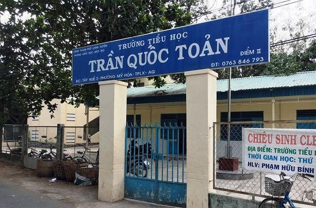 6 học sinh nữ lớp 1 C trường tiểu học Trần Quốc Toản nghi bị đối tượng Nguyễn Tấn Thành sờ vào vùng nhạy cảm (ảnh: báo An Giang).