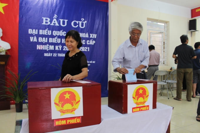 Hồi hộp trên từng lá phiếu..