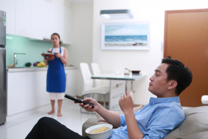 Một cuộc khảo sát mới đây của Hội Liên hiệp Phụ Nữ Việt Nam khẳng định, 88% đàn ông Việt Nam cho rằng việc bếp núc là của phụ nữ.