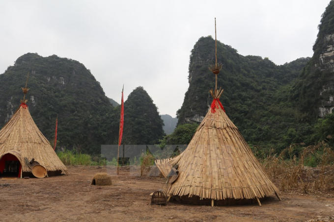 Tái hiện hình ảnh nhà chòi trong phim. (Ảnh: Ninh Đức Phương/TTXVN)