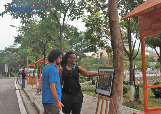 D&ugrave; c&ograve;n nhiều hạng mục đang được thi c&ocirc;ng để ho&agrave;n thiện, nhưng nhiều du kh&aacute;ch đ&atilde; b&agrave;y tỏ sự th&iacute;ch th&uacute; với tuyến phố đi bộ mới n&agrave;y