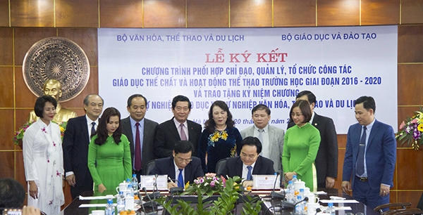 Lễ ký kết giữa Bộ VHTTDL và Bộ GD&ĐT về chương trình phối hợp công tác giáo dục thể chất và hoạt động thể thao trường học giai đoạn 2016 – 2020.