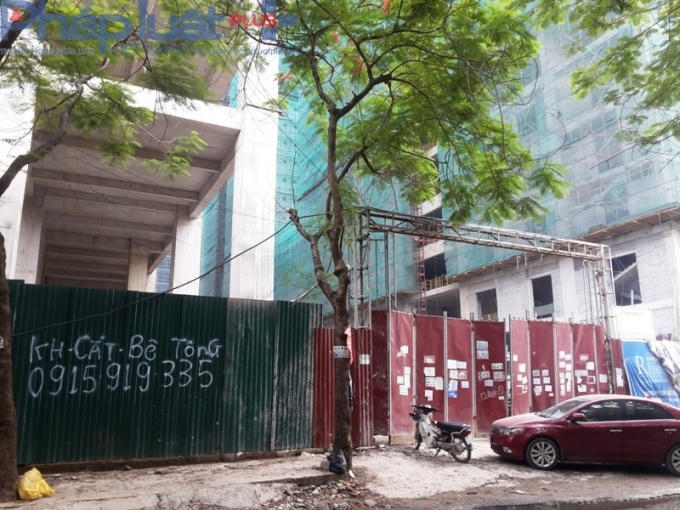 Phía bên ngoài dự án.