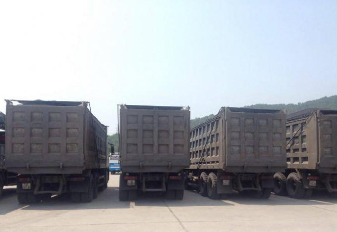 Các phương tiện có dấu hiệu vi phạm được đưa về bãi tập kết để xử lý.