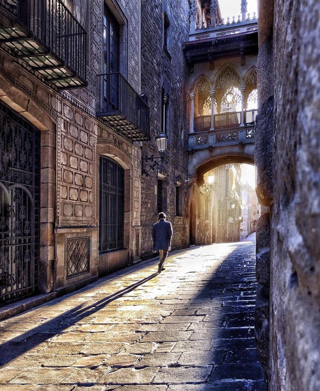 Bức “Ánh sáng” - Tác giả @xopet1969 (Tây Ban Nha)