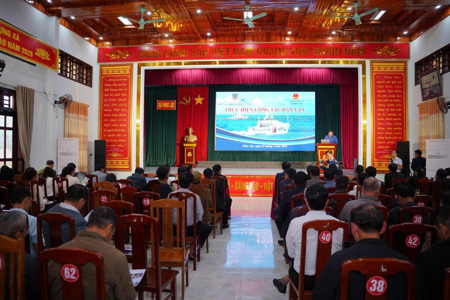 Lực lượng Cảnh sát biển Việt Nam đã tổ chức tuyên truyền pháp luật cho nhân dân xã Phúc Lộc, tỉnh Nghệ An.