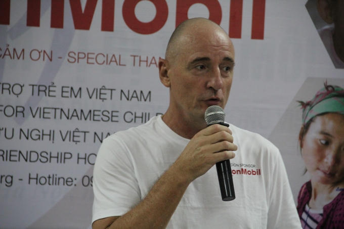 Ông Greg Smith – Tổng Giám đốc Công ty TNHH Thăm dò và Khai thác dầu khí ExxonMobil tại buổi lễ.