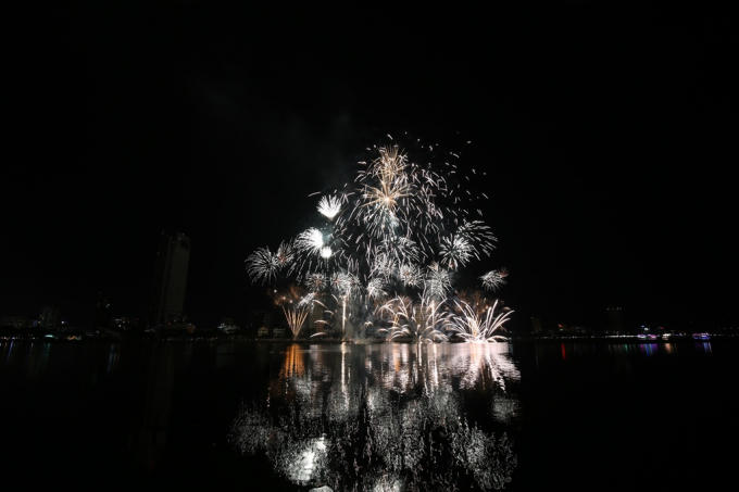 Phần trình diễn pháo hoa của đội Pháp tại DIFF 2018